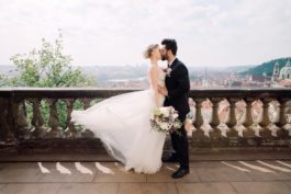 Svatební fotoeditoriál: Nadčasová elegance v Praze